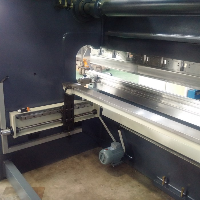 ball screw and linear guide back gauge.jpg