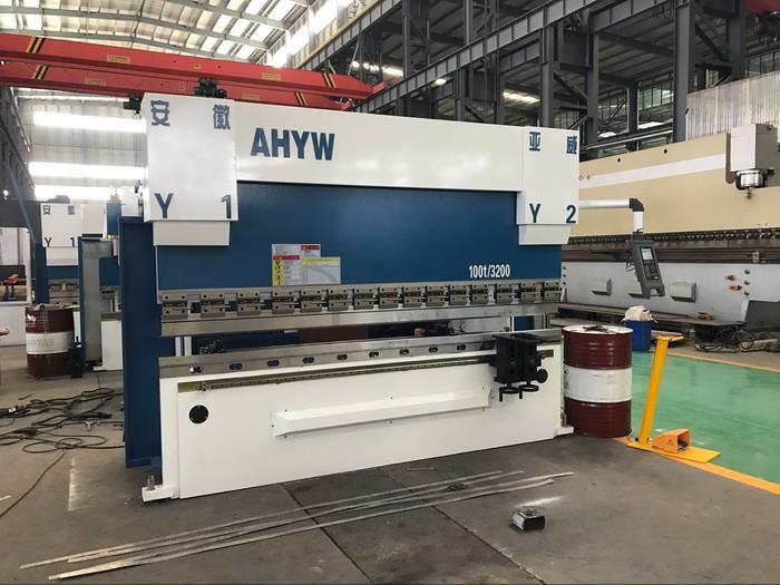 AHYW Yawei 100T3200 CNC Brakepress 4 axis  DA52S.jpg