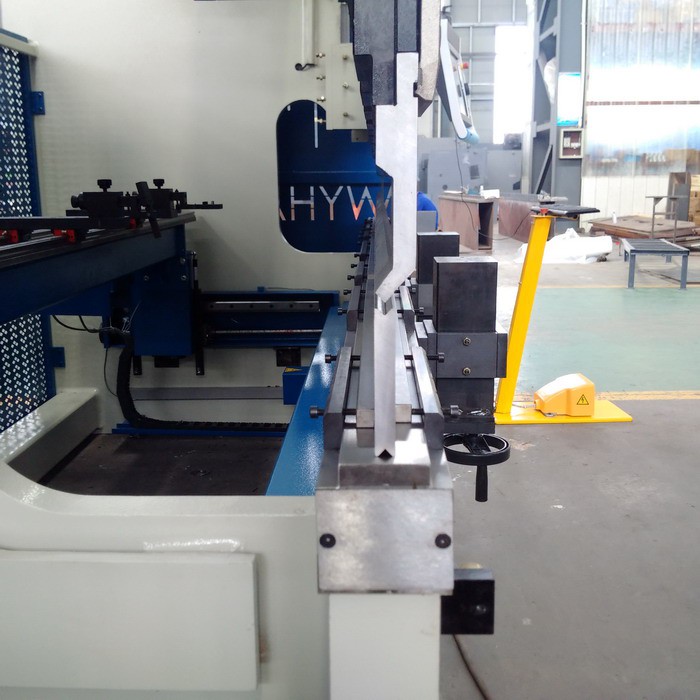 Amada Euro 2 V quick change pressbrakes dies