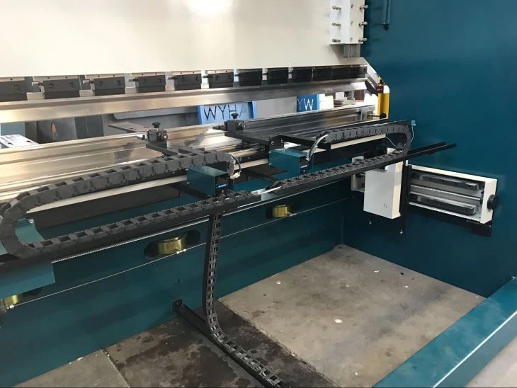 AHYW 4M 4 axis cnc auto pressbake back gauges