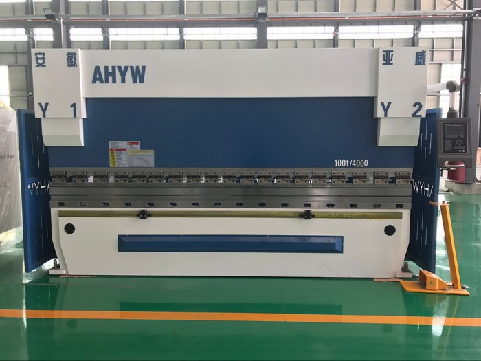 AHYW 4m Synchro Press brakes 4 Axis