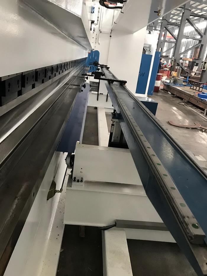AHYW Yawei 2 axis auto back gauge for 9M 5 axis cnc press brakes delem da52s