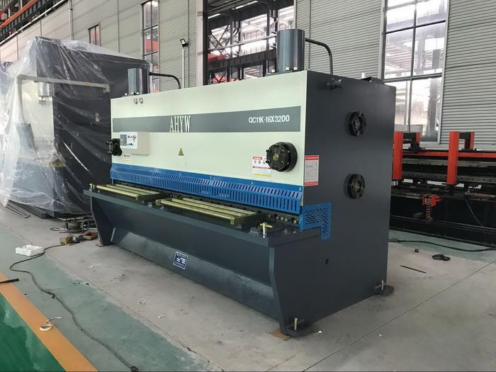 China Yawei 16mm 3m NC metal sheet VR guillotine shears factory