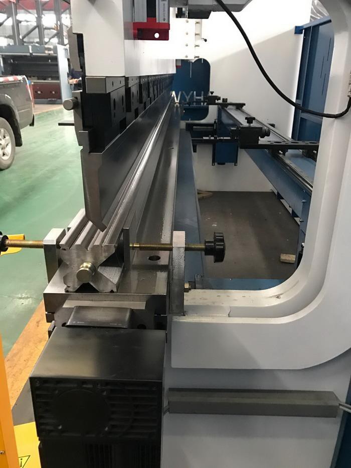 Wila motorized mchanical anti deflection table Yawei 5 axis PBH PBC CNC Synchro press brakes China