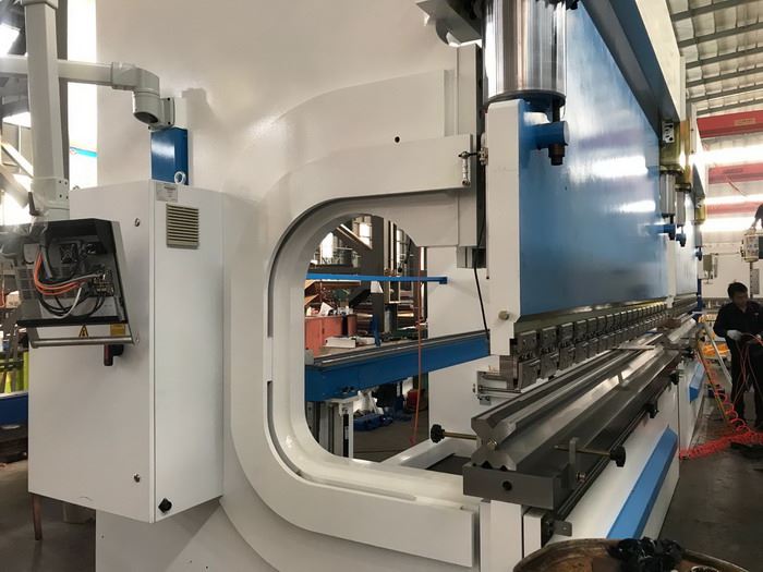 AHYW Yawei 300T4M cnc tandem press brake china manufactures delem da58t 