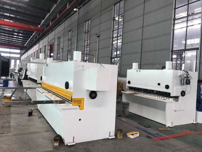 China Yawei made 6mm sheet metal guillotine shearing machine suppliers 4m cutting